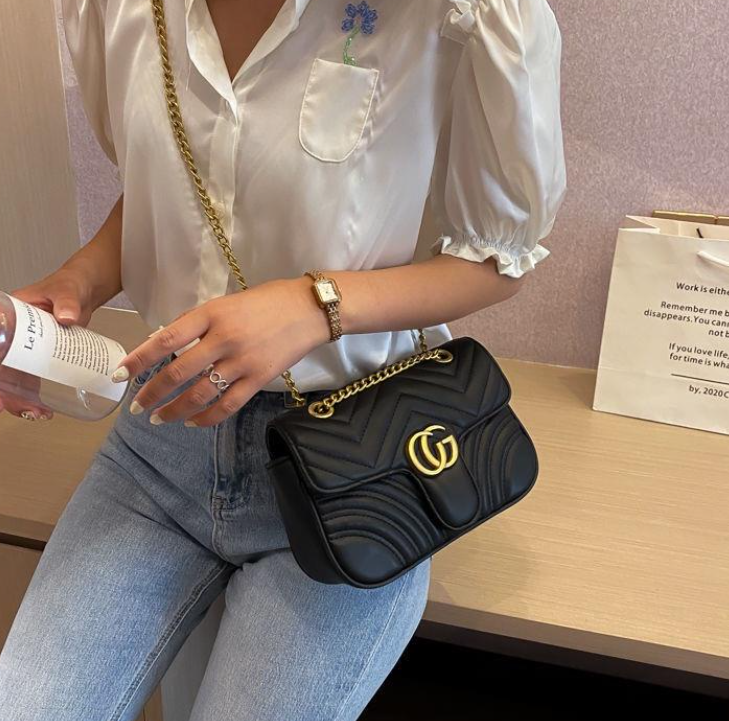 Bolsa Gucci® Marmont matelassê mini